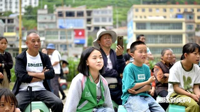 文艺进万家，凝聚乡村振兴力量——乌蒙演艺集团在行动