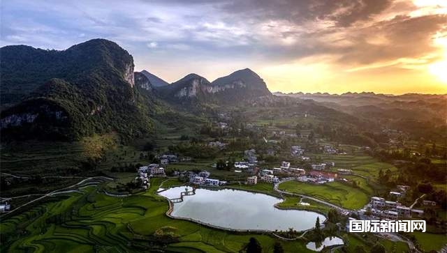 百里杜鹃：满族村落里的火把节