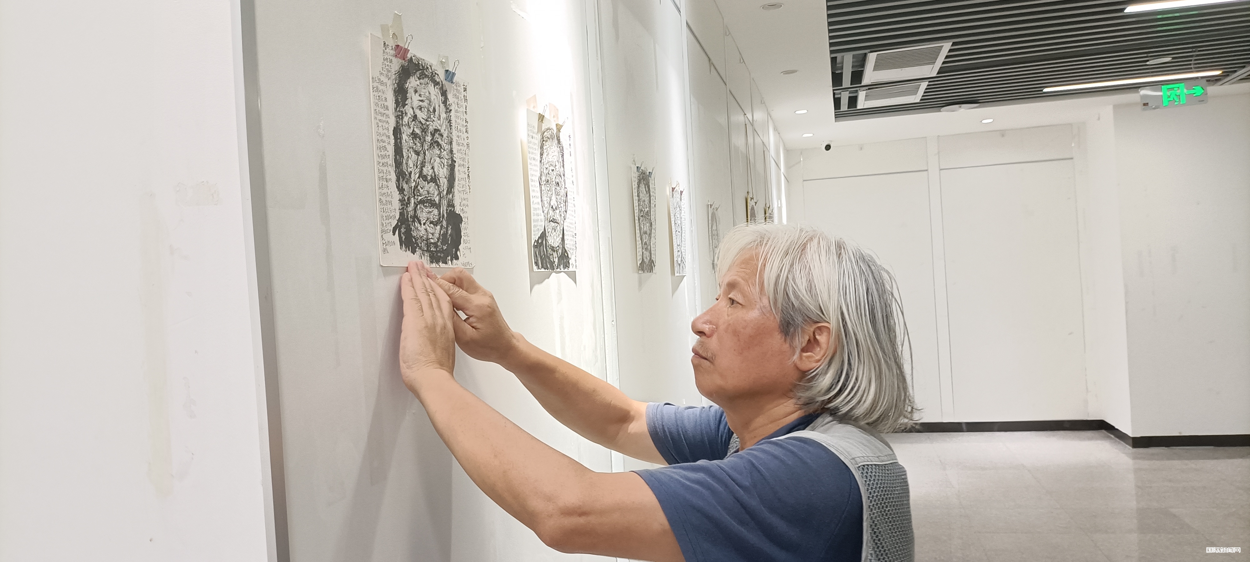 《铁血丹青书画展》在贵州省图书馆隆重启幕