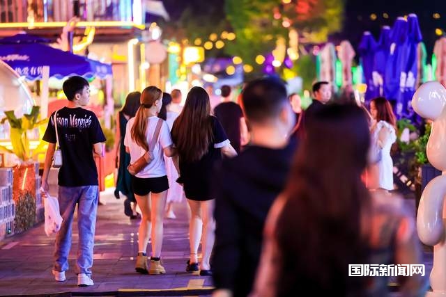 潮向花溪音乐会携手雪花纯生，邀您共赴夏夜微醺的最佳选择